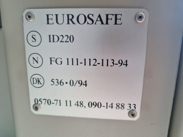 Säkerhets/Vapenskåp  Eurosafe ID 220