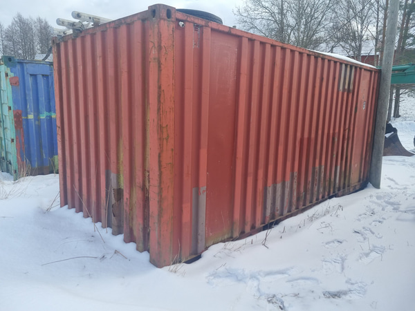 Container 20 fot isolerad med inventarier