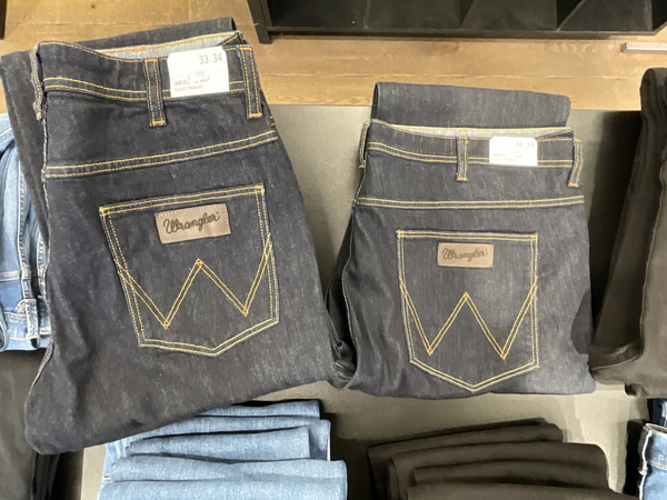Konkursparti, Wrangler jeans, L17