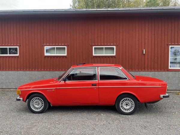 Volvo 142, B21, 1973. Nybesiktad 23-09-15 (nu bes-befriad)
